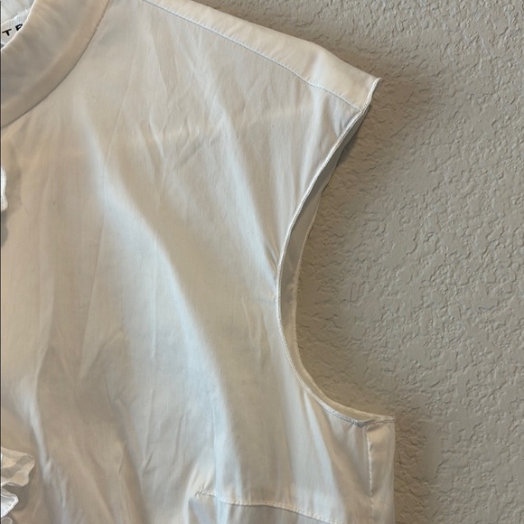 Trina Turk white Sleeveless Fitted Blouse with Ruffles Medium - Picture 7 of 7